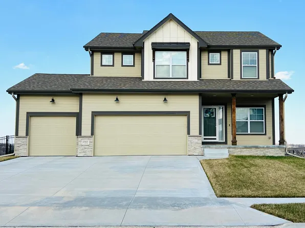 10405 S 110th St, Gretna, NE 68028