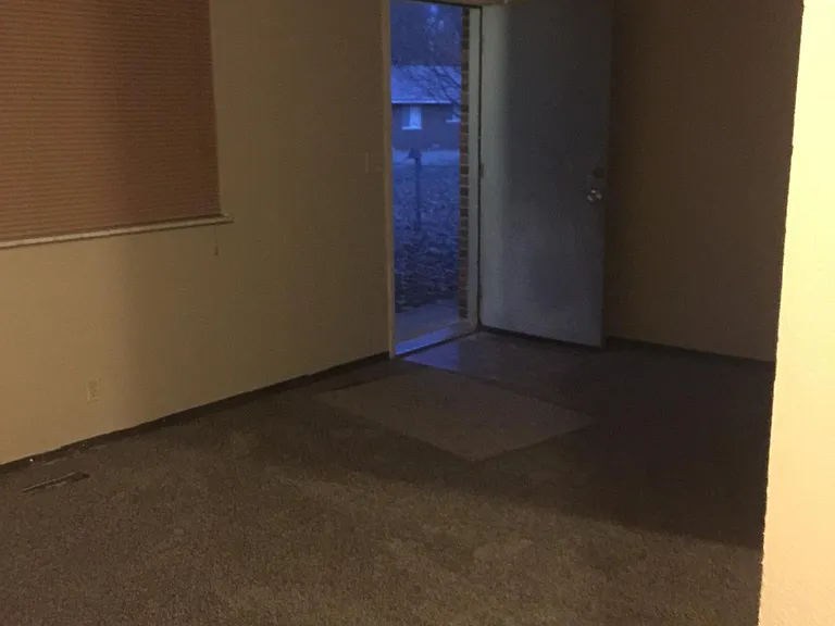 709 Patty Dr — Photo 2