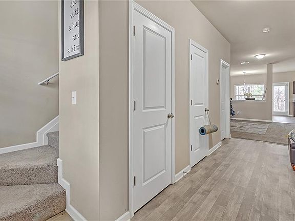 3rd image of 3253 Lowland Dr
