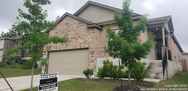 4 bed, 2.0 bath, 1739 sqft, $2,200 — Photo 2