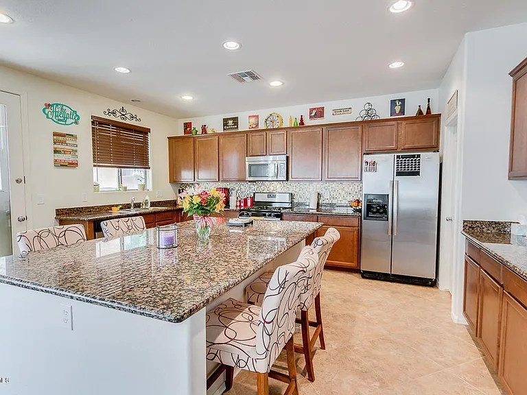 2099 S Martingale Rd — Photo 6