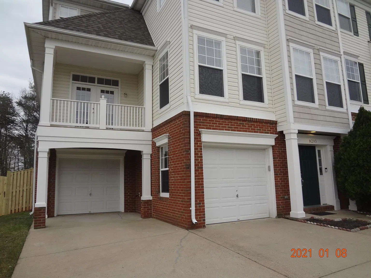 3 bed, 2.5 bath, 2907 sqft, $3,500 — Photo 3