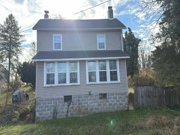 404 Church Hill Rd, Kintnersville, PA 18930