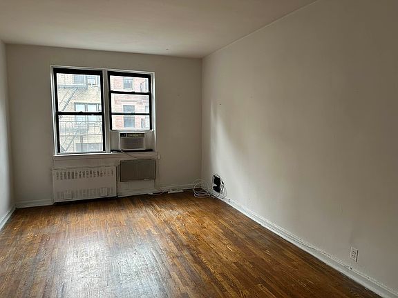 5th image of 310 E 90th St APT 4A