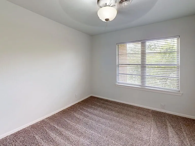 2618 Goliad St — Photo 8