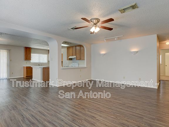 5th image of 3313 Fresno Pl