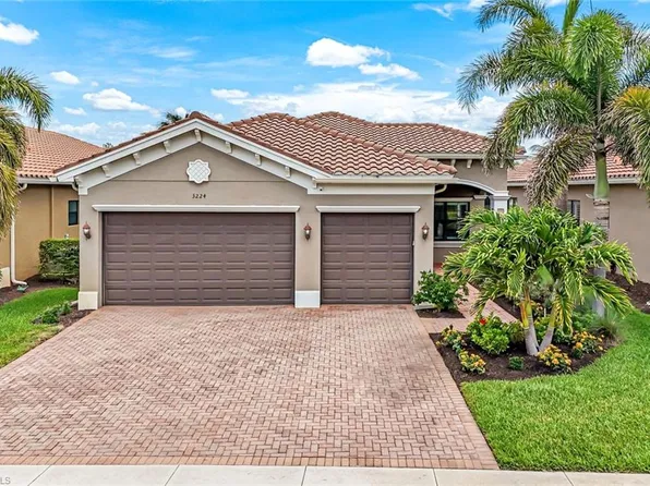 3224 Pacific DR, NAPLES, FL 34119