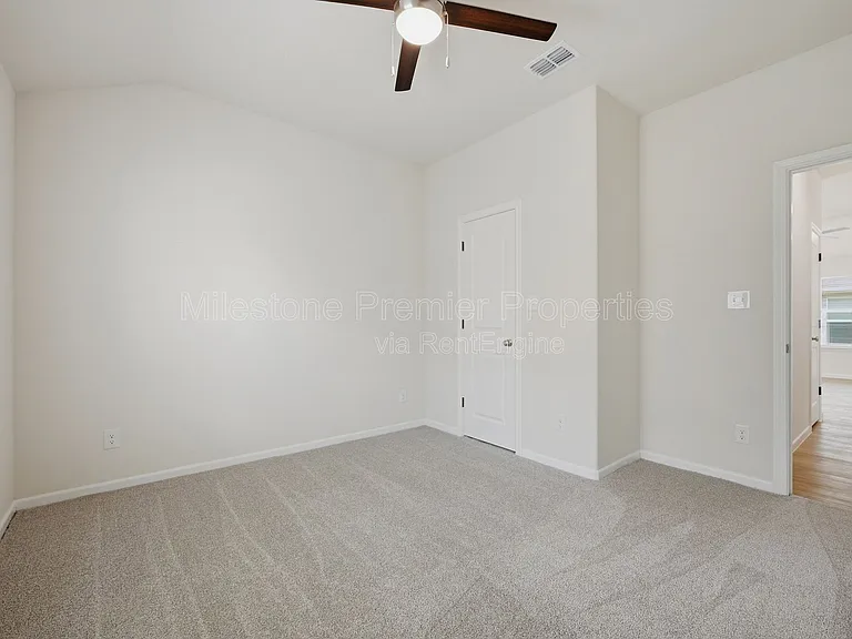 1819 Boxwood Dr — Photo 17