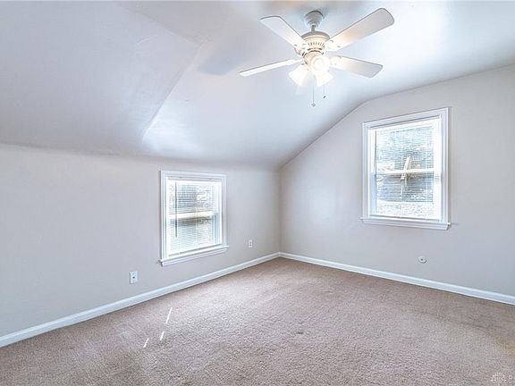 4th image of 506 Maple Hill Dr