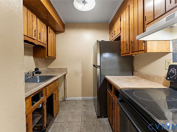 5th image of 2368 Hill St