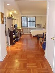 Rented by R New York