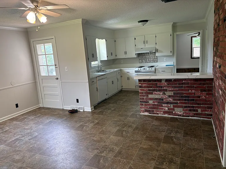 328 Lookout Dr — Photo 8