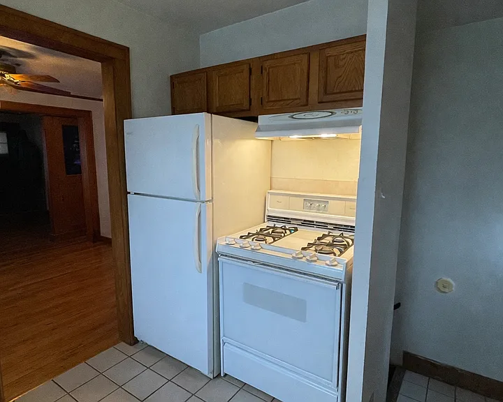 203 E Davis Ave — Photo 5