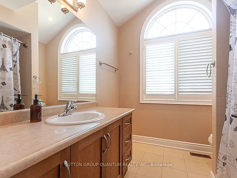 1599 Hallstone Rd — Photo 24