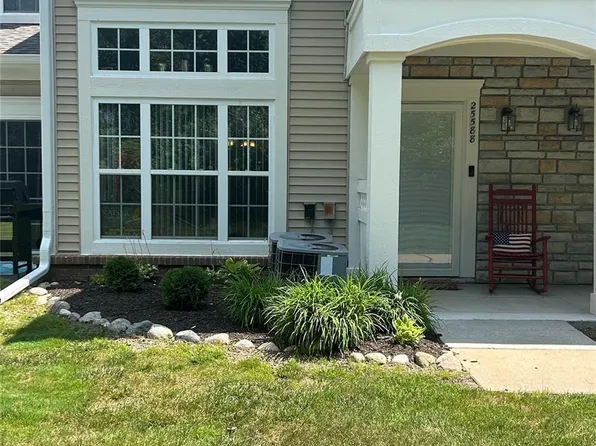 25588 Sun Sail Ct, Harrison Township, MI 48045