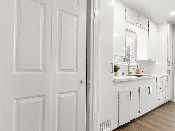 5th image of 411 G St APT C
