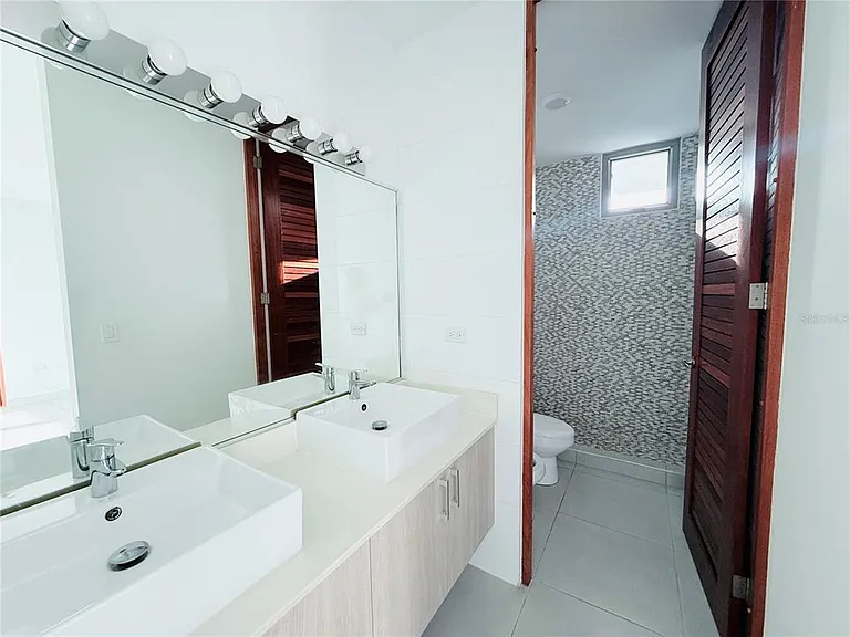 Urb Riviera Court 57 — Photo 18