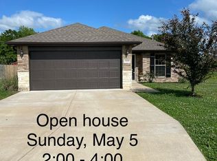 1221 E Par Cir, Neosho, MO 64850