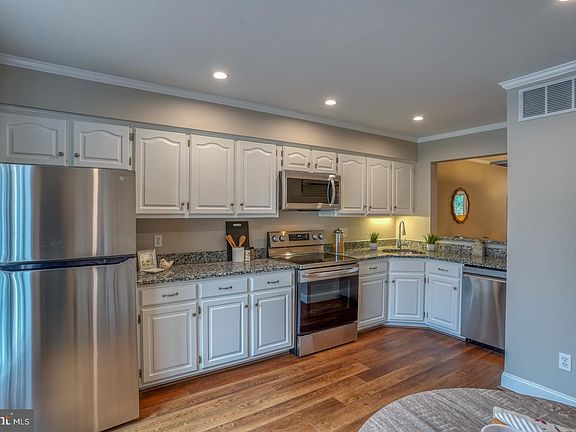 4th image of 4703 Weatherhill Dr