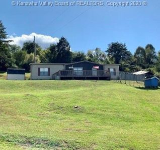 8472 Gunville Ridge Rd, Leon, WV, 25123