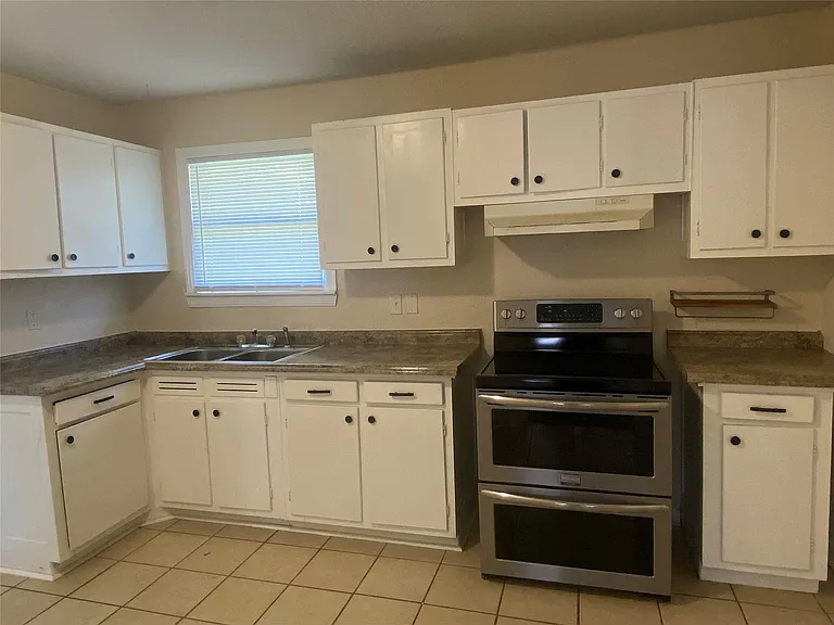 243 Acacia St — Photo 3