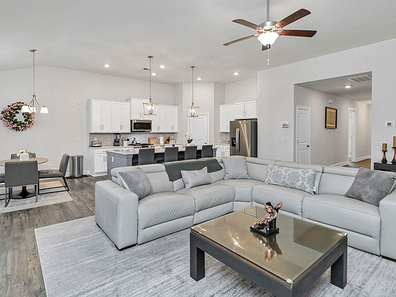 2nd image of 208 Doe Meadow Ln