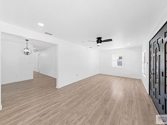 5th image of 610 W Lincoln Ave