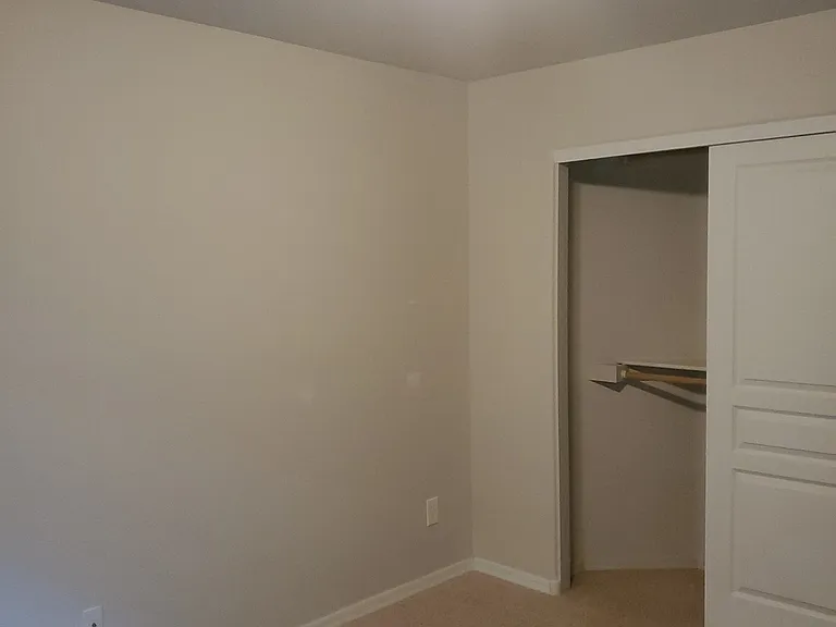 Middle bedroom