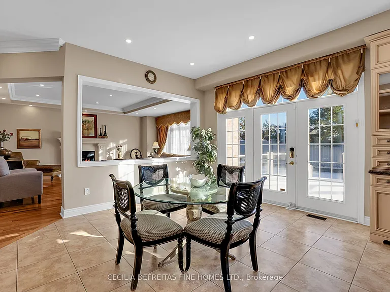 11 Beauvista Ct — Photo 19