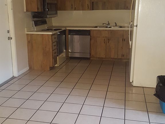 2nd image of 707 2nd St APT B
