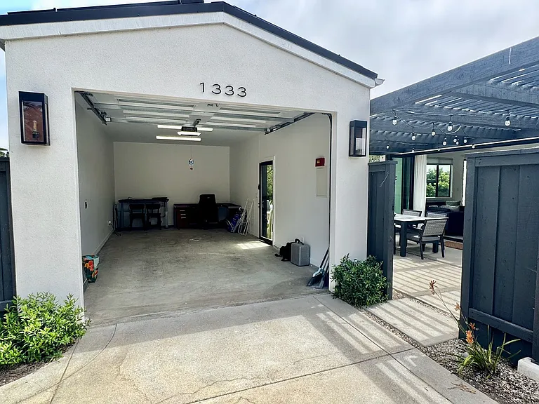 1333 Lake Dr — Photo 36