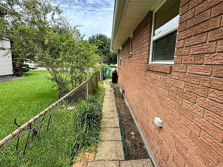 6219 W End Blvd — Photo 24