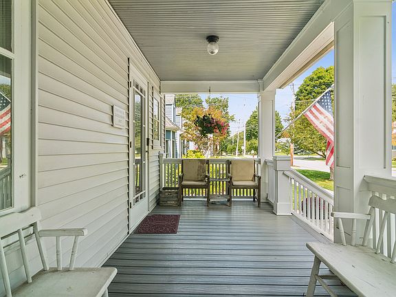 3rd image of 208 N Benton St
