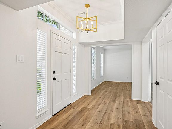 3rd image of 1808 N Mission Cir