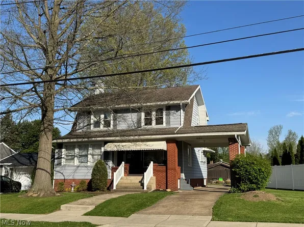 1003 Eastport Ave, Uhrichsville, OH 44683