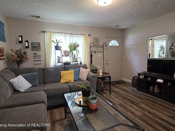 3rd image of 3920 S Deerfield Ave
