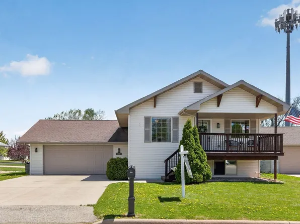 959 Bergamont Ct, Menasha, WI 54952