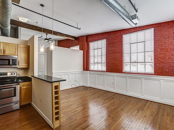 4th image of 301 N Dunlop St APT 207