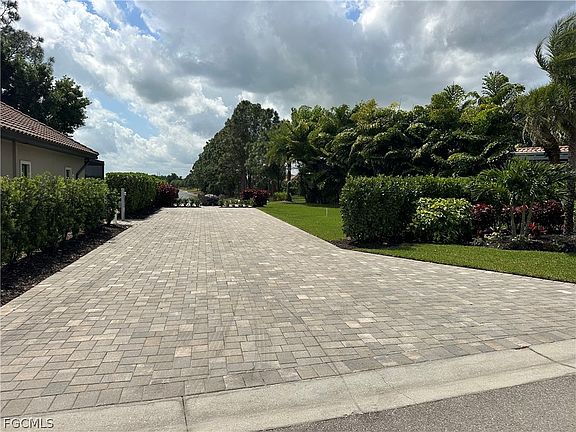 4th image of 13893 Golden Palms Cir