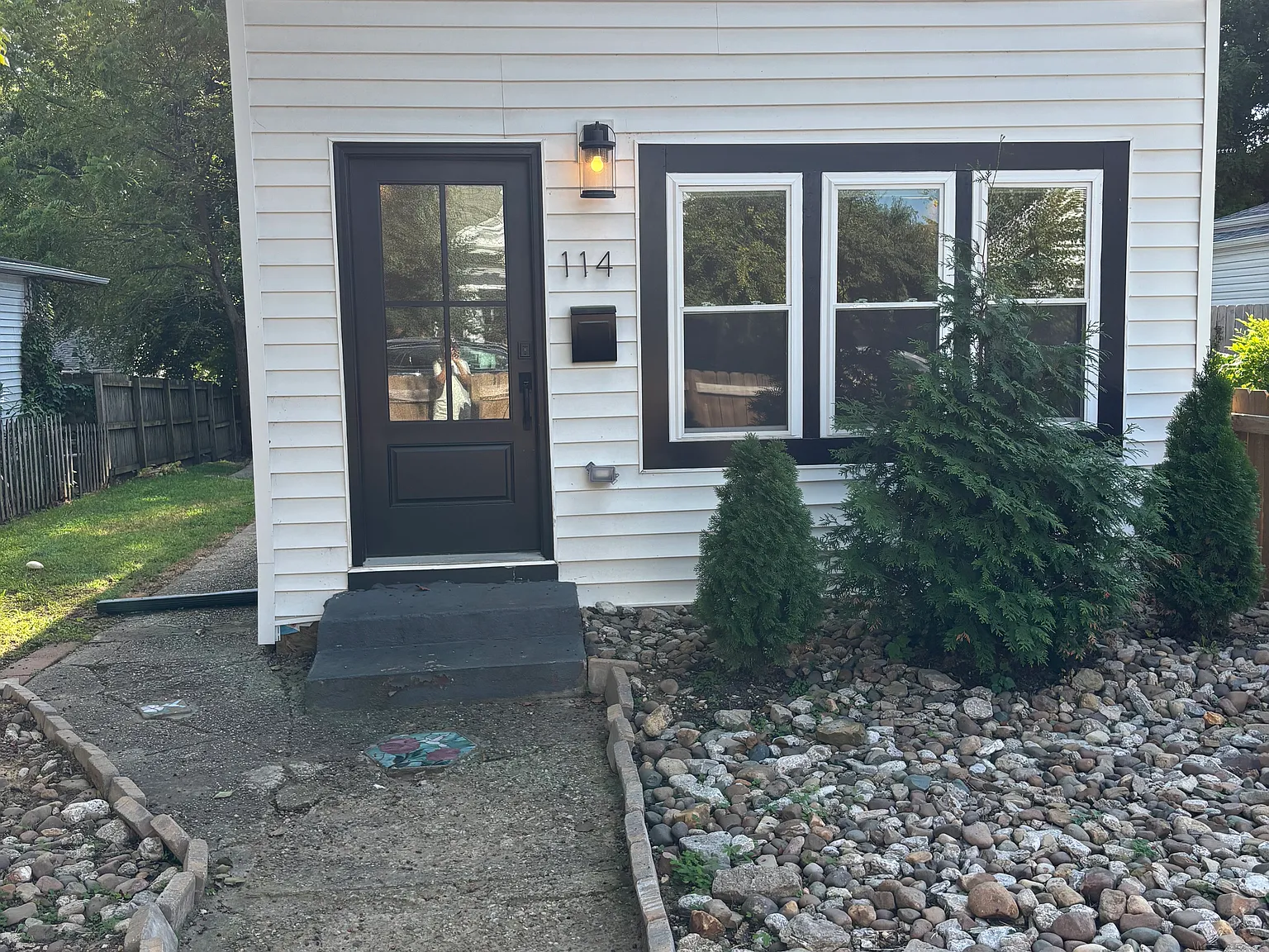 114 Stevenson Ave — Photo 1