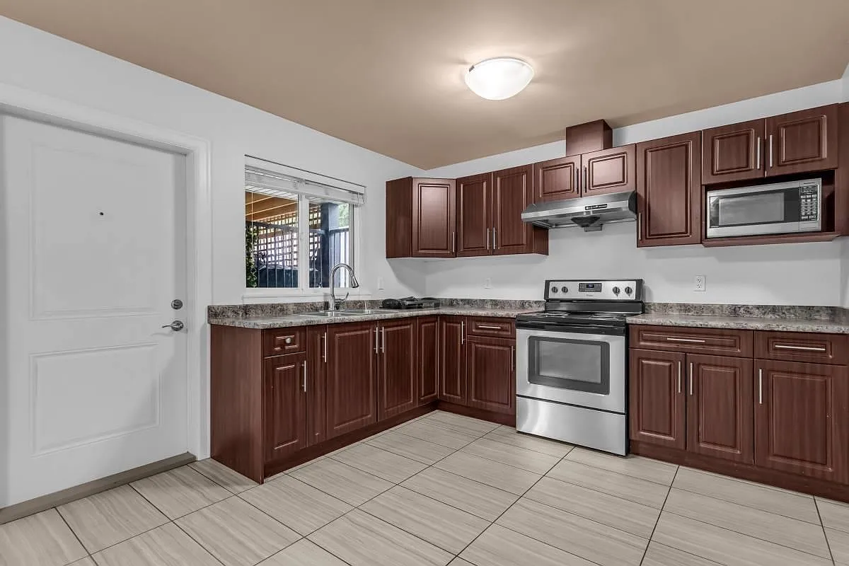 2 bed, 800 sqft, $1,600 — Photo 3