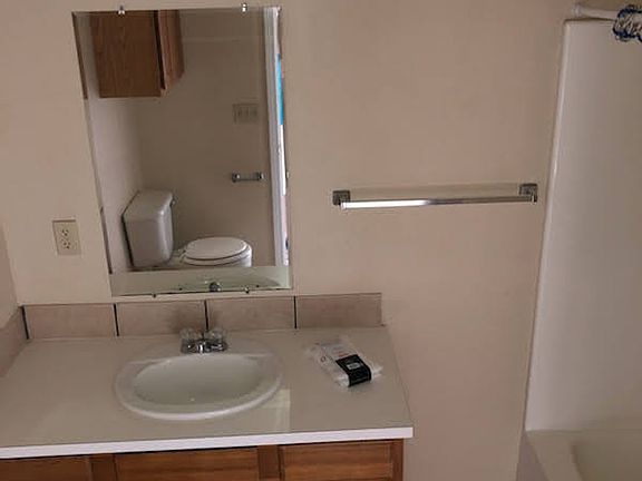 4th image of 1724 W 22nd Ave