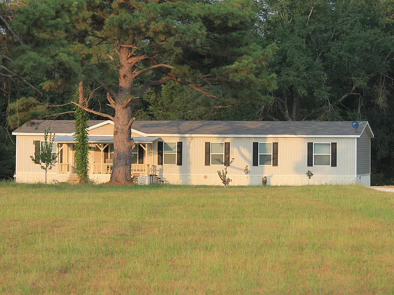 1004 County Road 2140 — Photo 17