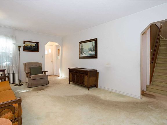 3rd image of 8419 258th St