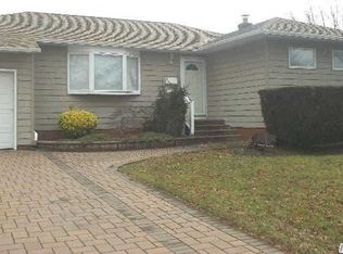 18 Walter Ave, Massapequa, NY 11758