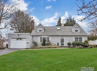 1st image of 11 Glen Ln
