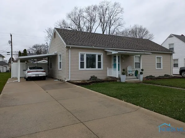 224 N Columbus Ave, Fremont, OH 43420