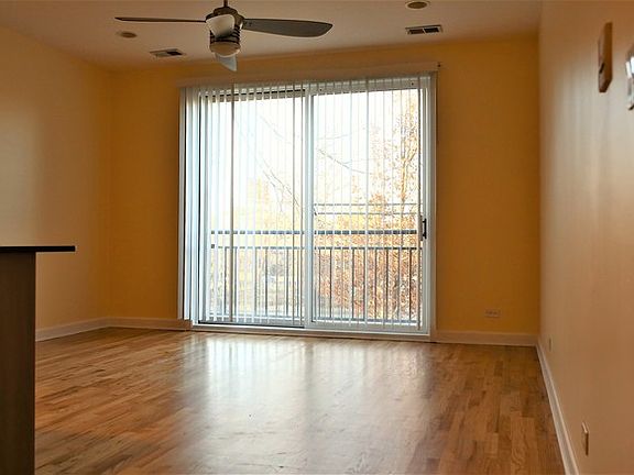 5th image of 2743 W Congress Pkwy #2