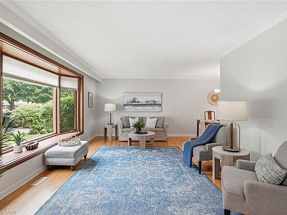 5th image of 504 Kenmarr Cres