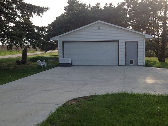 2.5 stall detached garage